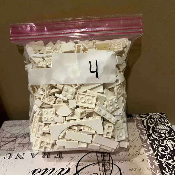 LEGO Small And Medium White Accessories , Spare Parts And Brick Pieces.1lbs - Picture 2 of 10